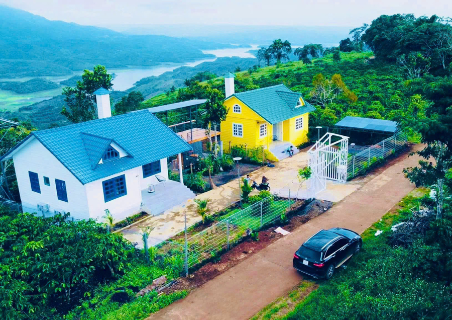 Buổi sáng yên tĩnh tại nơi ở gần hồ Tà Đùng